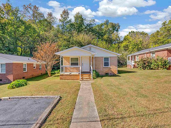 3rd image of 208 Victor Ct