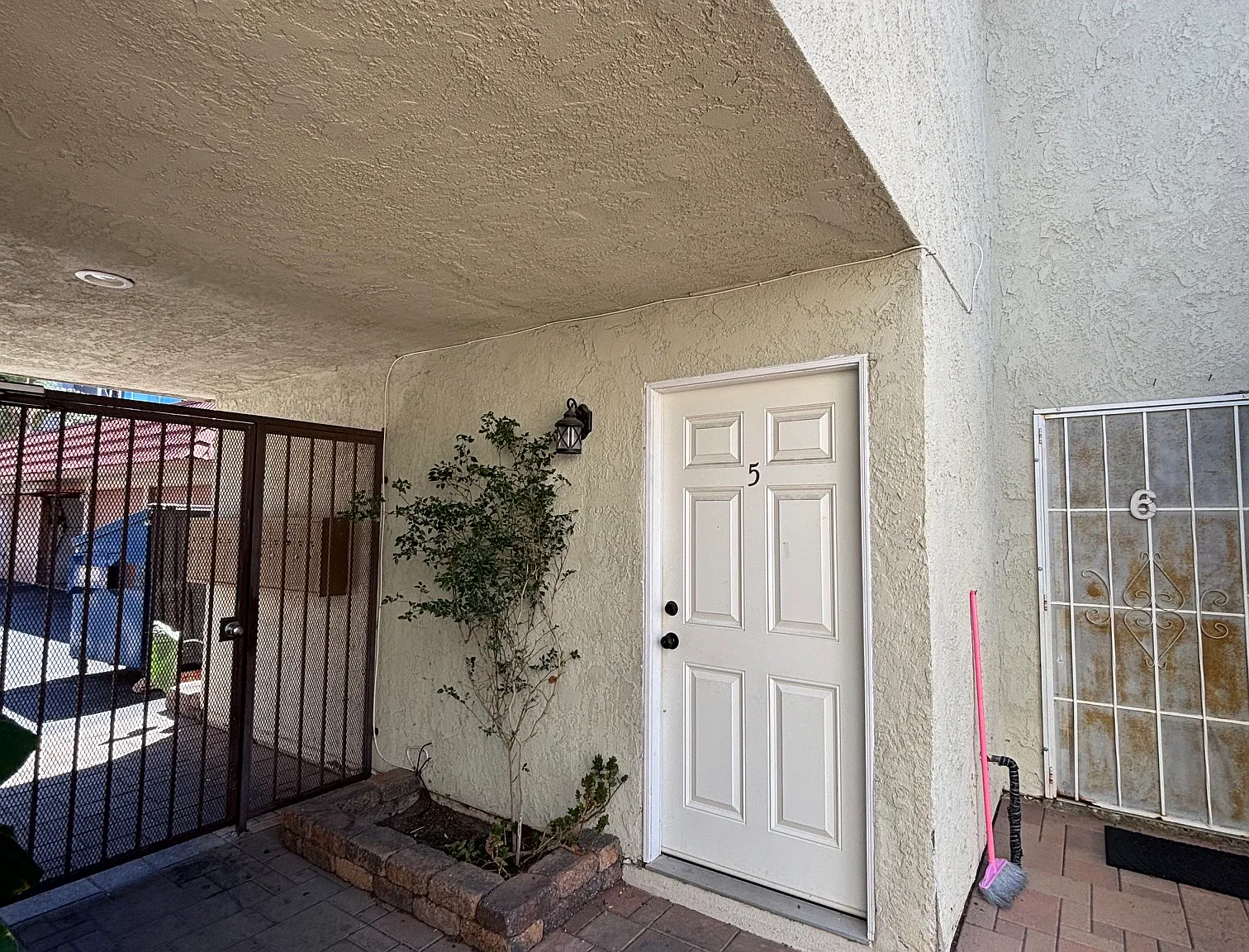 2 bed, 1.5 bath, 1000 sqft, $2,600 — Photo 2