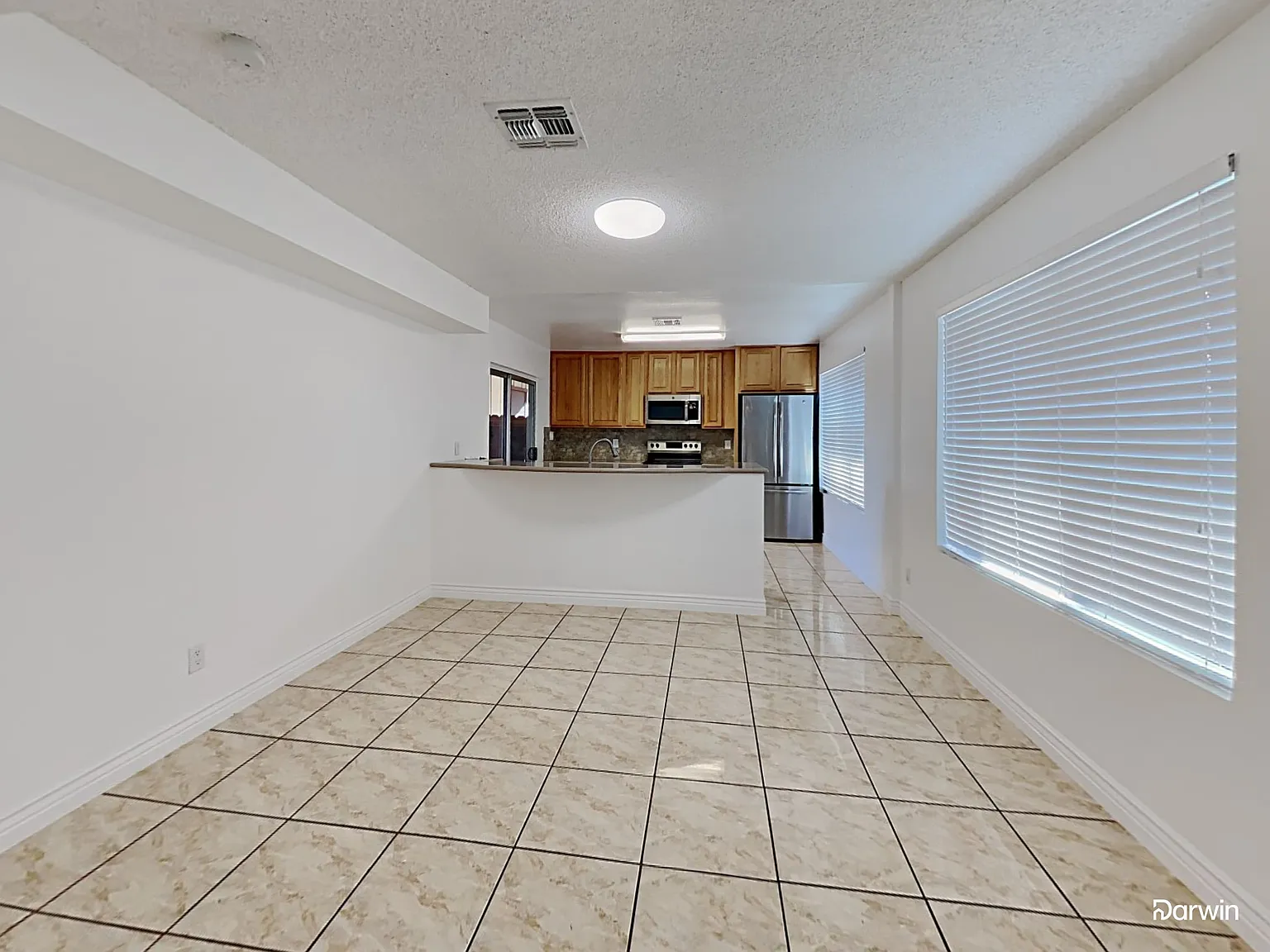 3 bed, 2.0 bath, 1593 sqft, $2,015 — Photo 2
