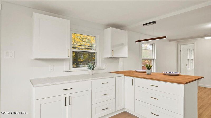 5th image of 114 S Kingsboro Avenue
