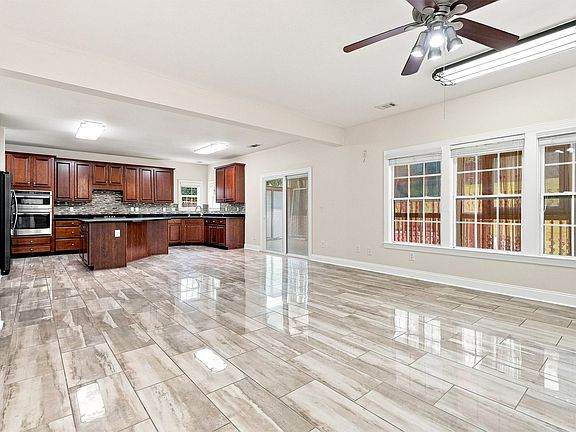 3rd image of 72 Lankford Rd
