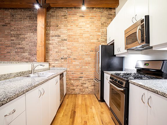 4th image of 420 W Grand Ave APT 4C