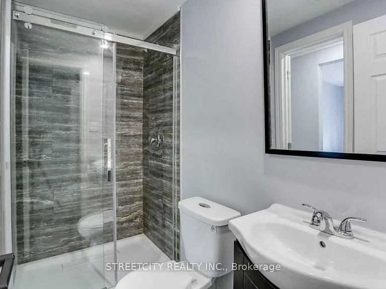 1337 Victoria Dr #UPPER — Photo 11