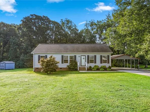 1104 Piney Grove Rd, Kernersville, NC 27284
