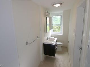 40 Maple Ave APT 2, Morristown, NJ 07960