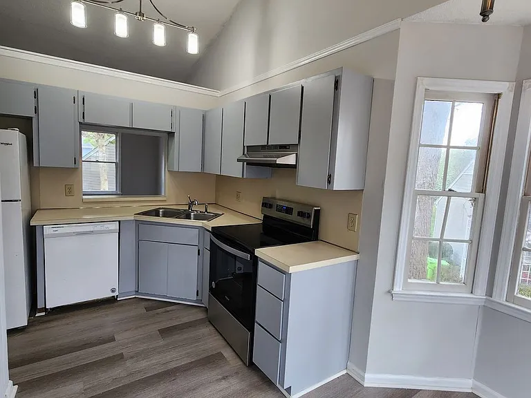 5712 Finsbury Ct — Photo 13