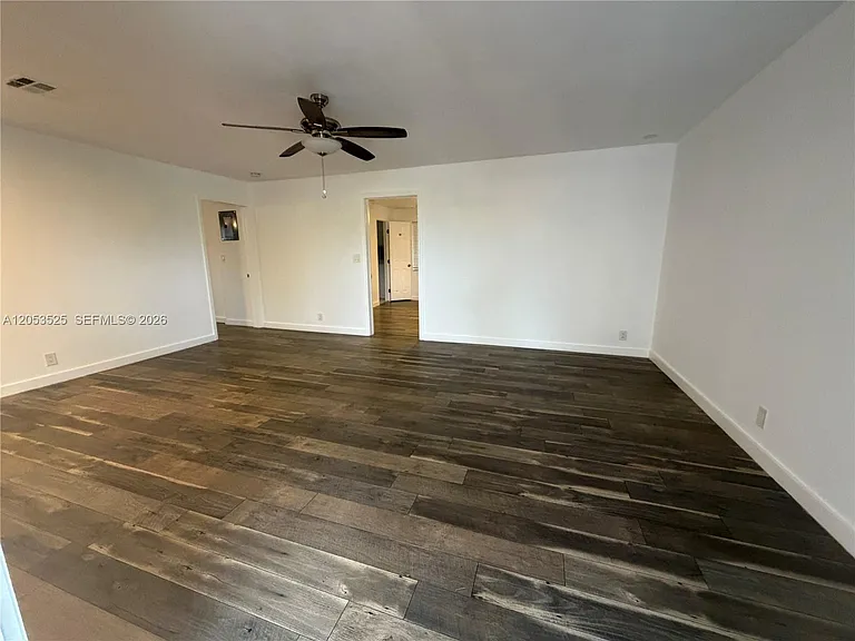 1425 NE 56th St #5 — Photo 7