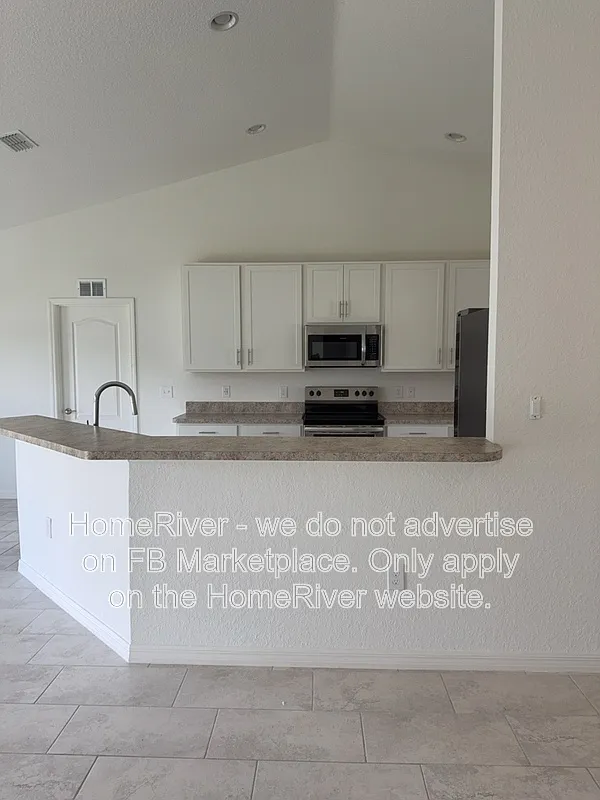 3 bed, 2.0 bath, 1786 sqft, $2,495 — Photo 4
