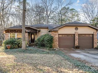 6910 Pin Oak Ct, Charlotte, NC 28226
