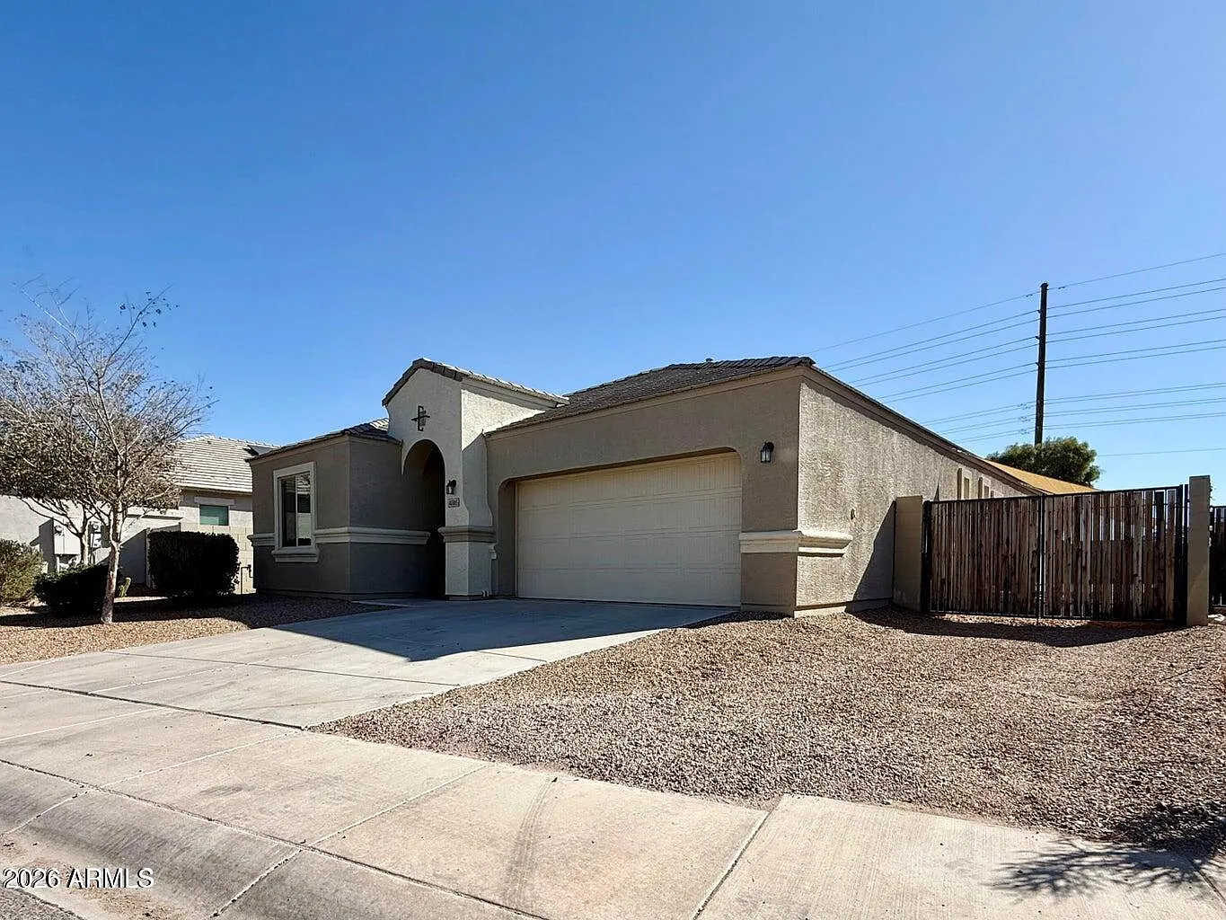 3 bed, 2.5 bath, 2043 sqft, $1,995 — Photo 2