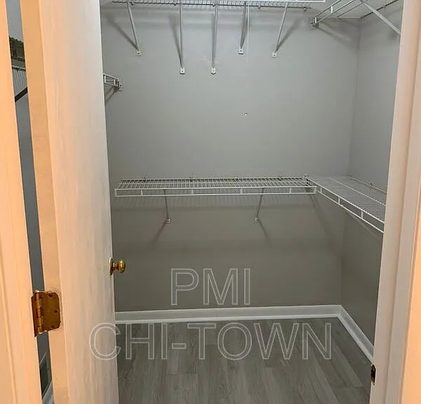 422 N Cambridge Dr — Photo 12