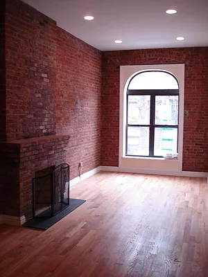 Rented by HOTPROPERTY NYC LLC | media 25