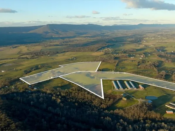 1674 Phoebe Ln, Stanley, VA 22851