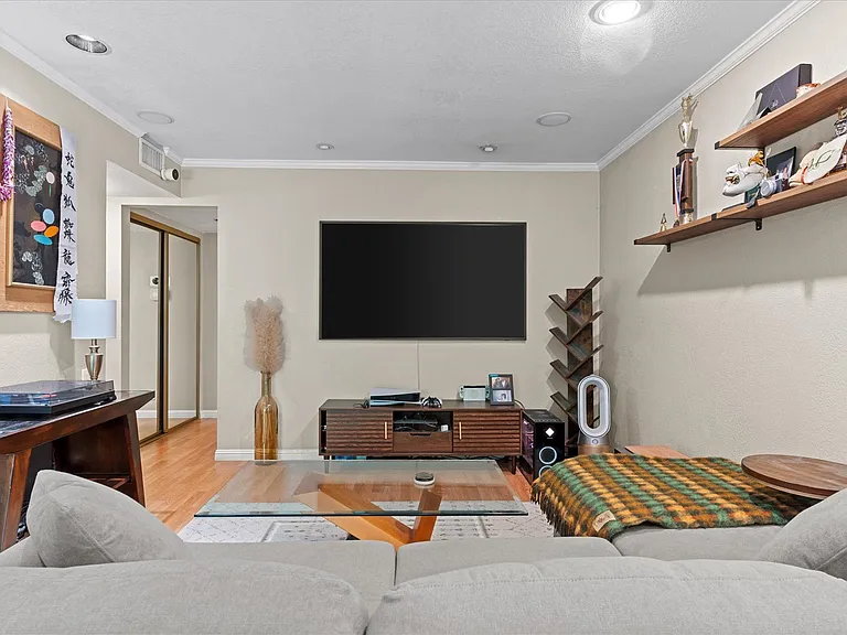 2440 Larkspur Ln #302 — Photo 9