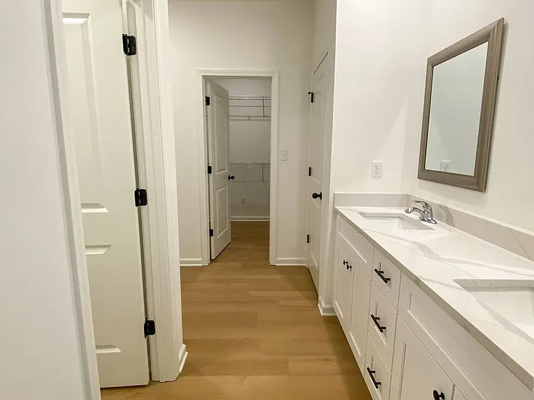 33 Oak Ave — Photo 10