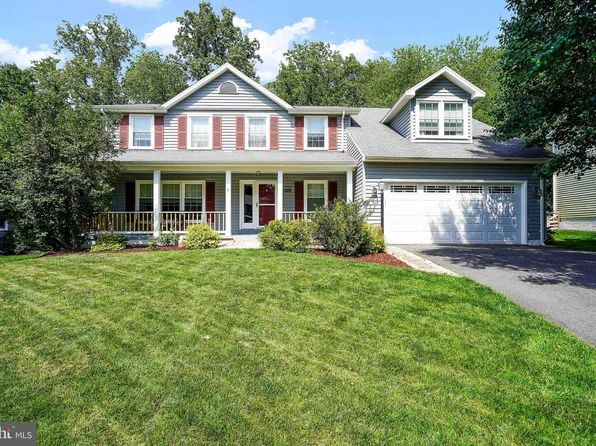 13212 Coralberry Dr, Fairfax, VA 22033