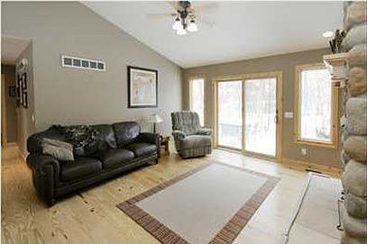 3rd image of 13960 Winter Valley Dr NE