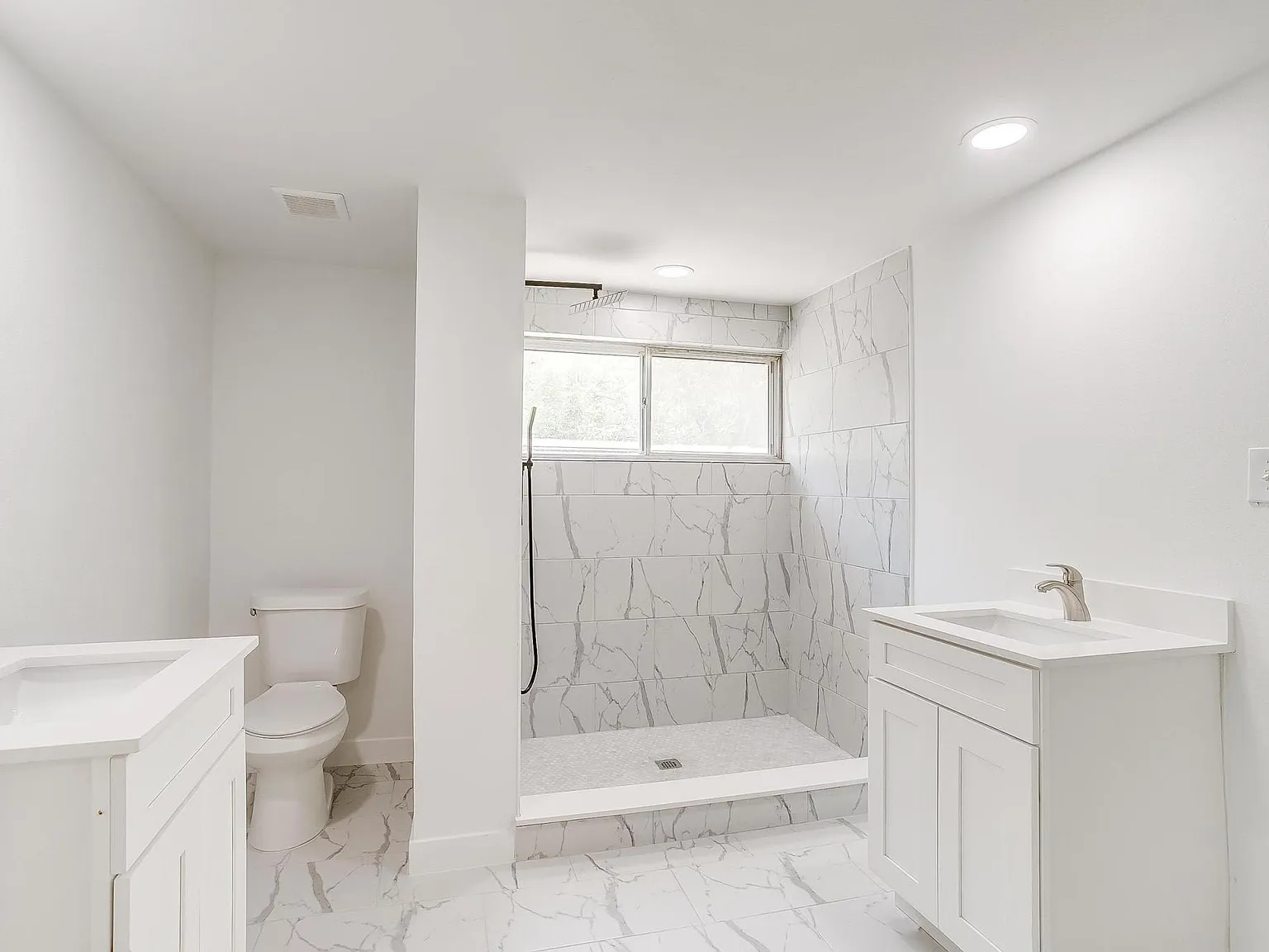 4 bed, 2355 sqft, $2,950 — Photo 1