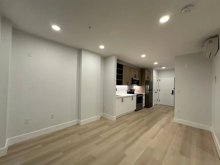 348 Forrest St #43E — Photo 4