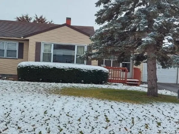 406 E A St, Alpha, IL 61413