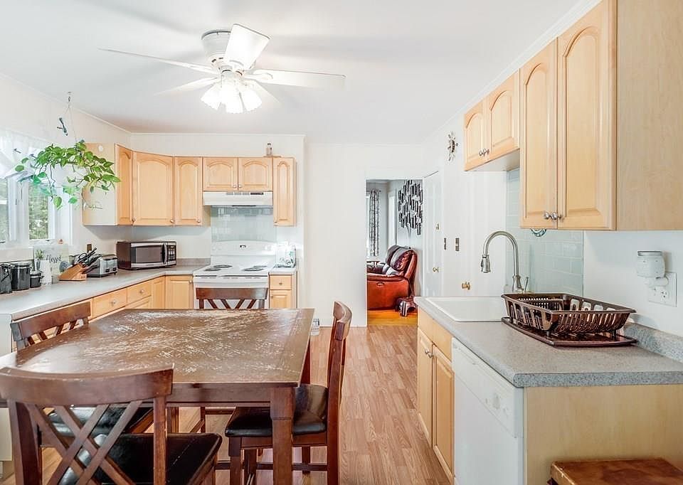 1st image of 131 North St #4