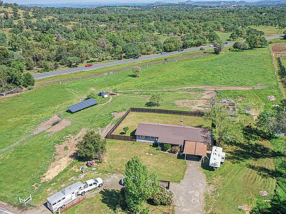 3rd image of 10458 Southworth Rd