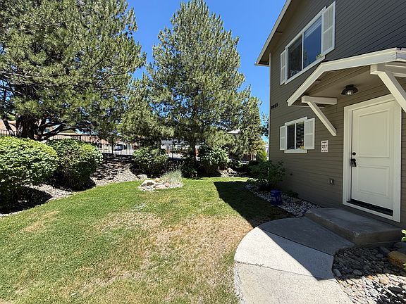 3rd image of 3953 Pheasant Dr