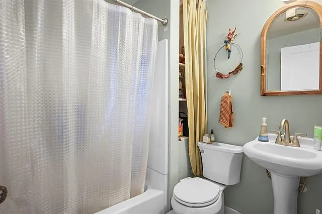 1140 E Johnson St #4 — Photo 8