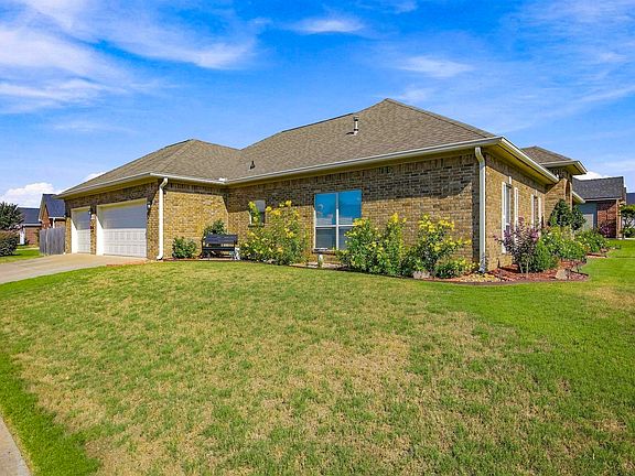 4th image of 4116 Wildflower Ln