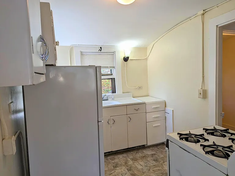165 Brunswick St #7 — Photo 4
