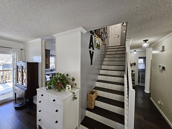 2nd image of 1302 Oak Street