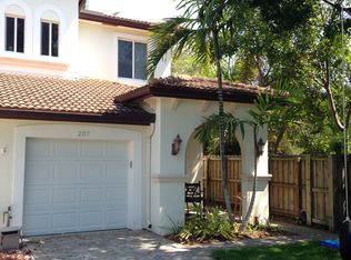 207 SW 10th St, Fort Lauderdale, FL 33315