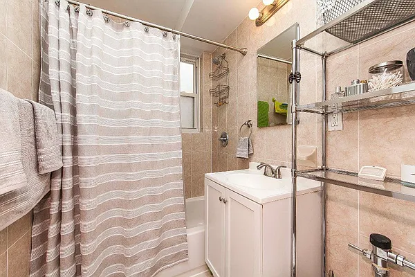 Sold by REMAX Elite | media 7