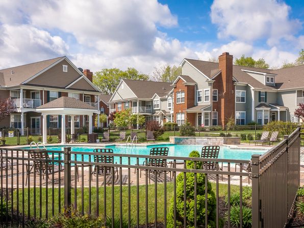 100 Crestwyck Cir #2410