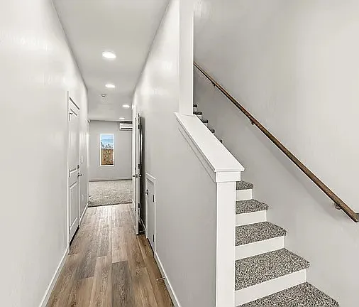 3 bed, 2.5 bath, 1318 sqft, $1,995 — Photo 4