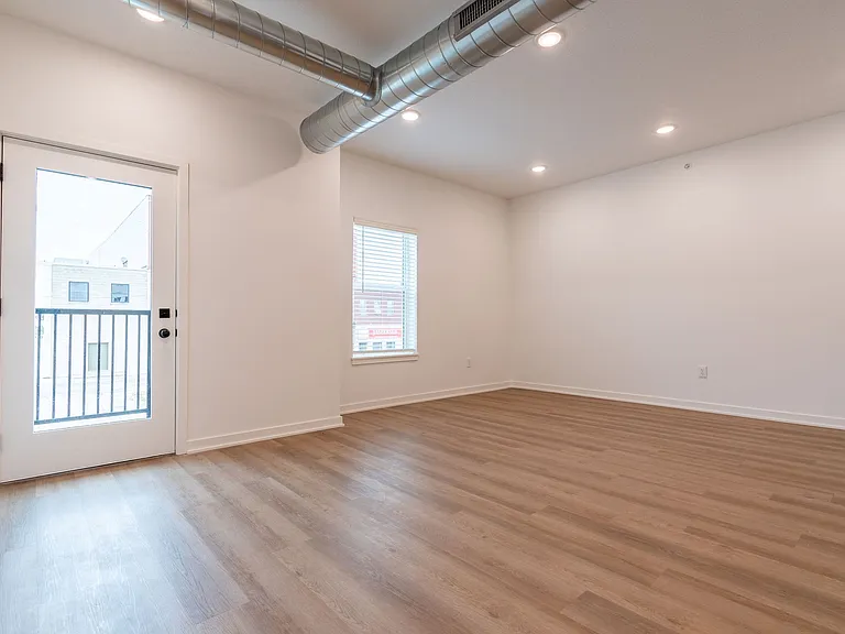 110 N Delaware Ave — Photo 24