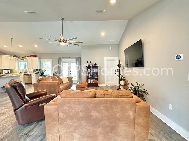 8738 El Paseo St — Photo 5