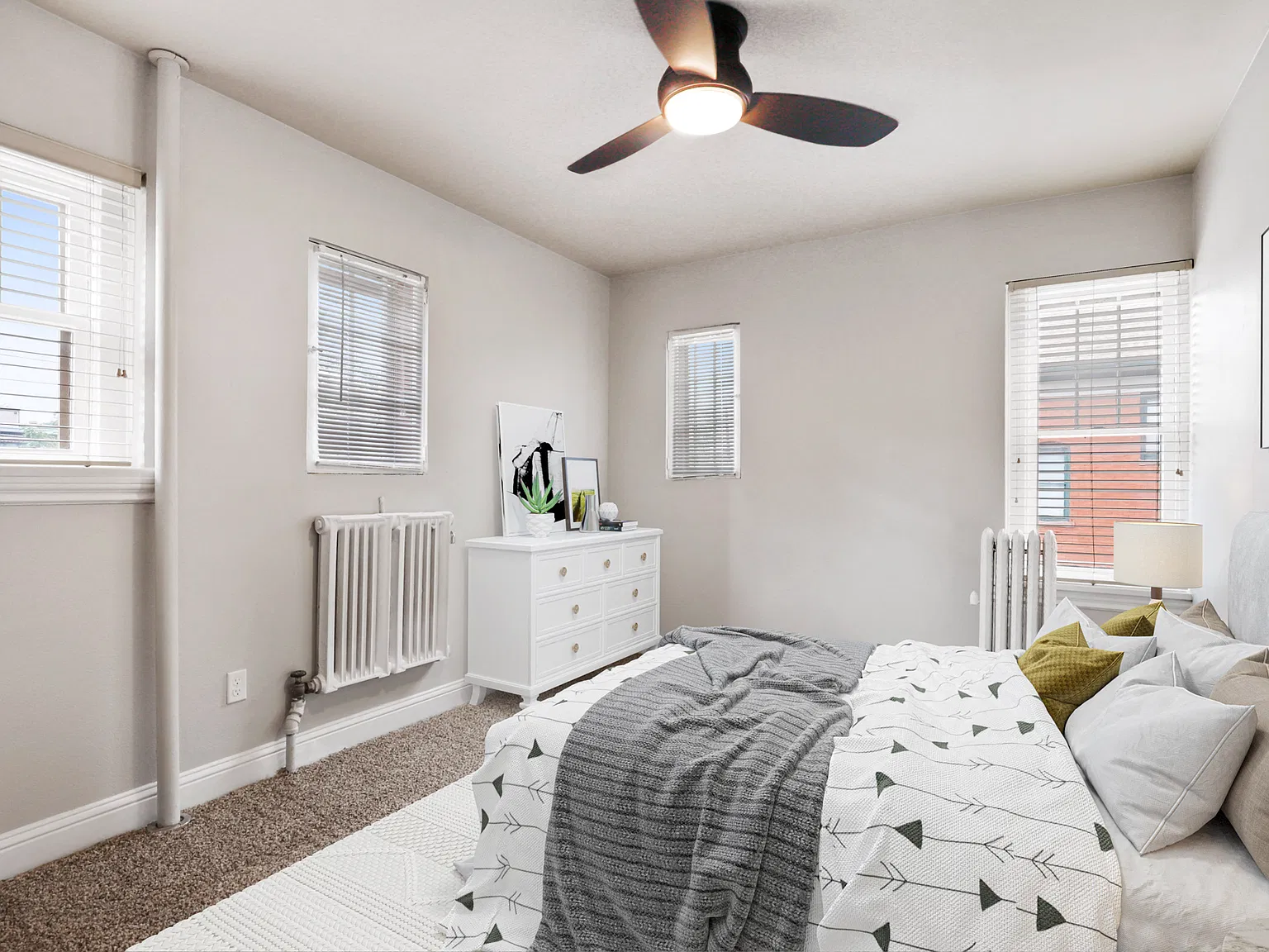 LaMont Apartments — Photo 4