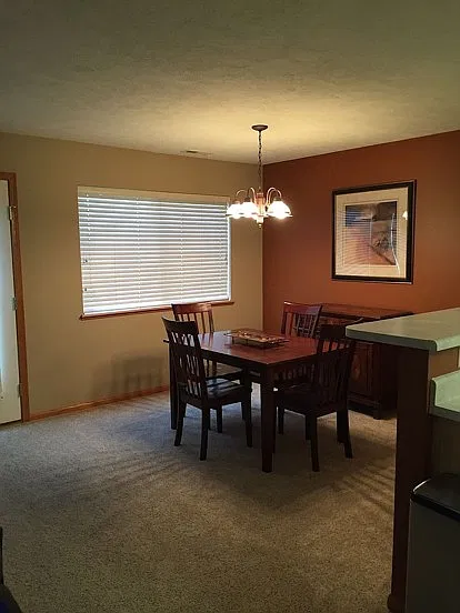 3 bed, 2.5 bath, 1739 sqft, $1,875 — Photo 3