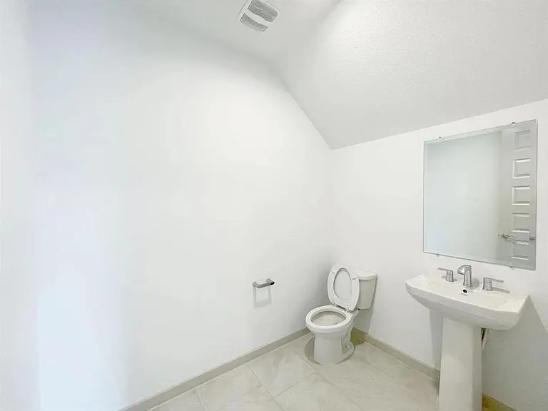 28303 Hazel Trl — Photo 10