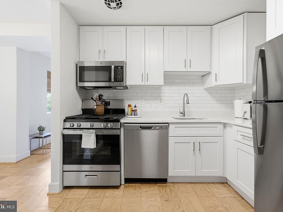 1st image of 200 N Maple Ave APT 500