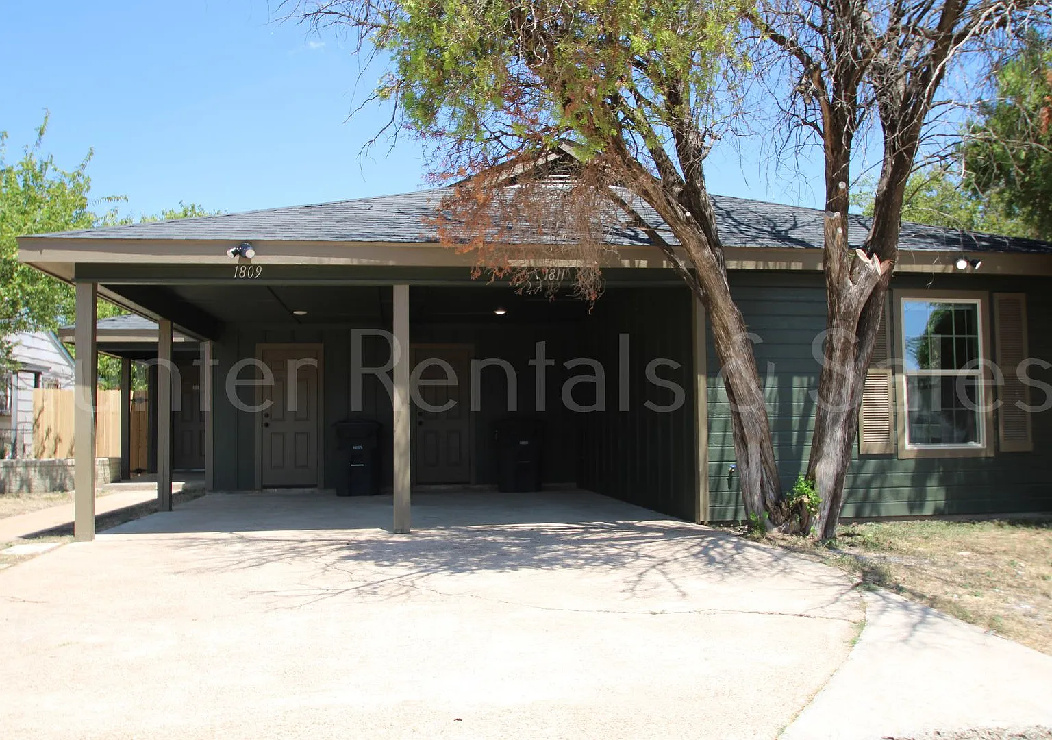 Newly Renovated 2-Bedroom Duplex — Photo 1