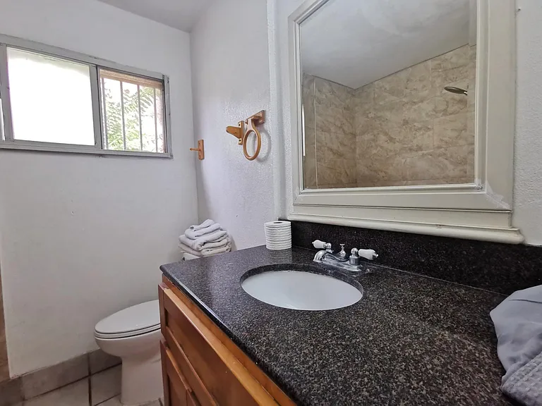 1220 W Florida Ave — Photo 6