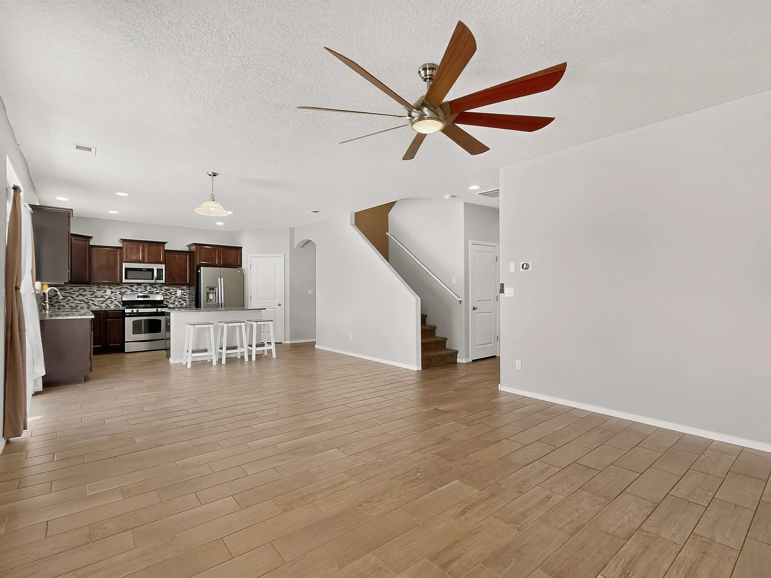 5 bed, 2917 sqft, $3,000 — Photo 4