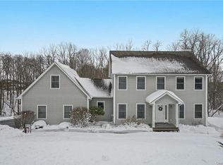 24 Shirley Ln, Middletown, NY 10940