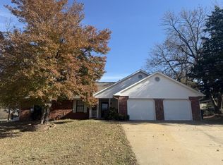 1310 N Faulkner Dr, Claremore, OK 74017
