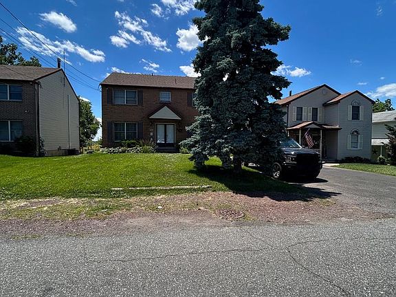 2nd image of 564 Burgess St