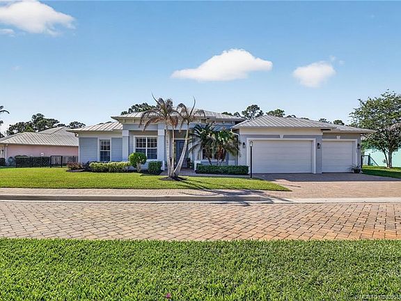 3rd image of 263 SW Cocoloba Way