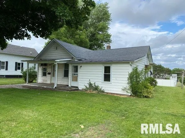 1304 SE 2nd Ave #A, Aledo, IL 61231