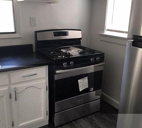 3rd image of 1631 S Burlington Ave #163325